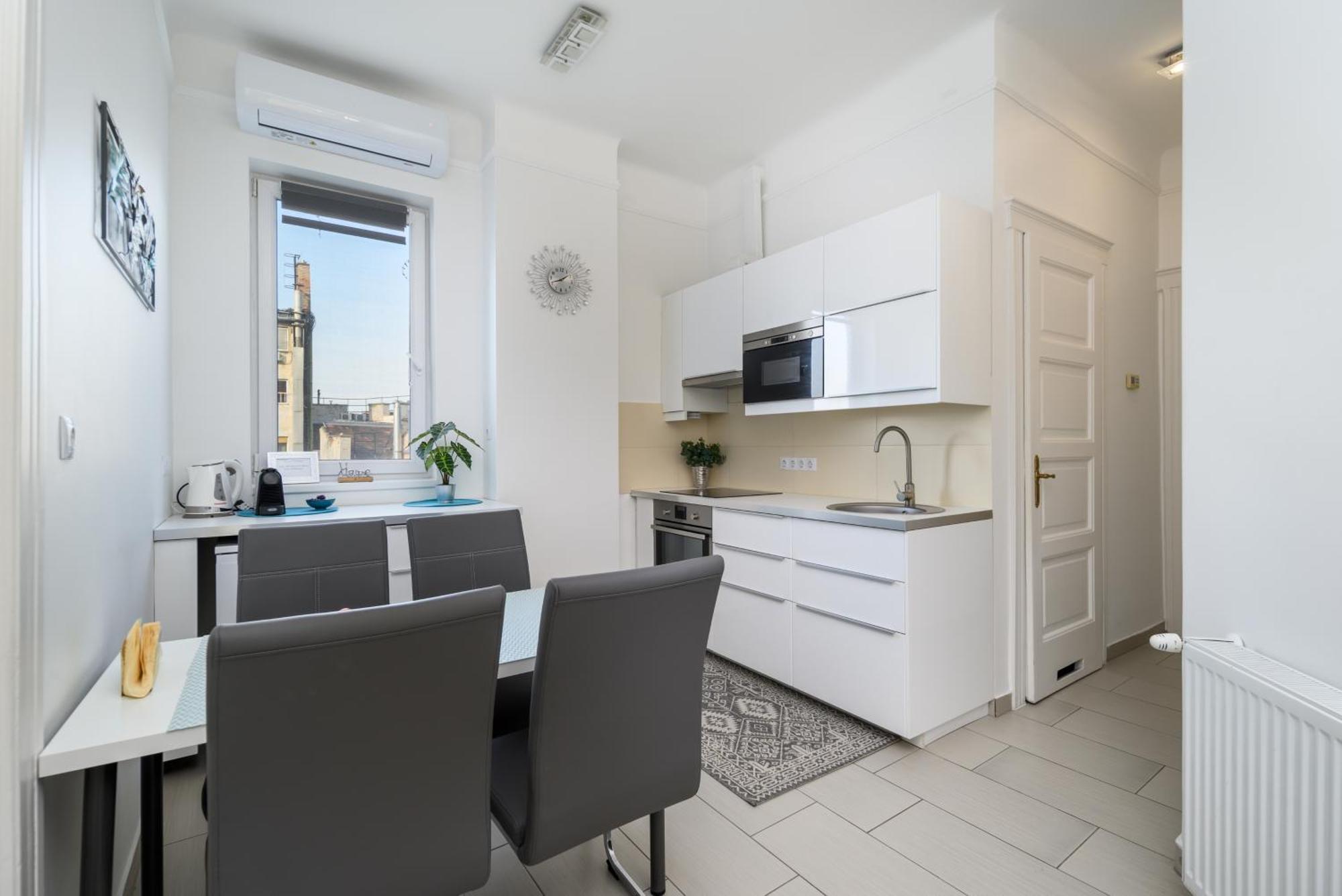 Oasis 2 Bd * Budapeszt