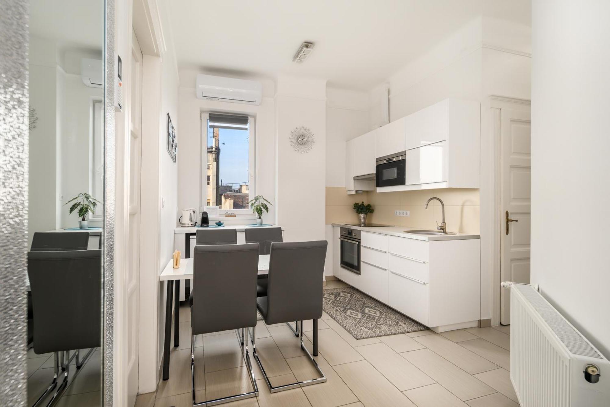 Oasis 2 Bd * Budapeszt